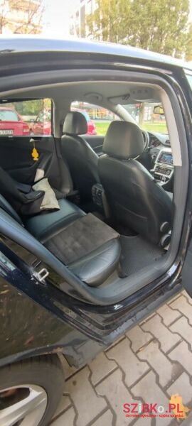 2010' Volkswagen Passat photo #4