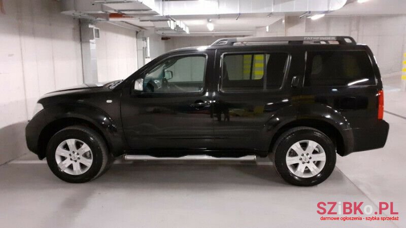 2005' Nissan Pathfinder photo #2