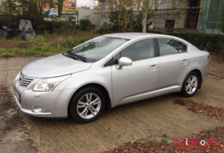 2011' Toyota Avensis photo #1