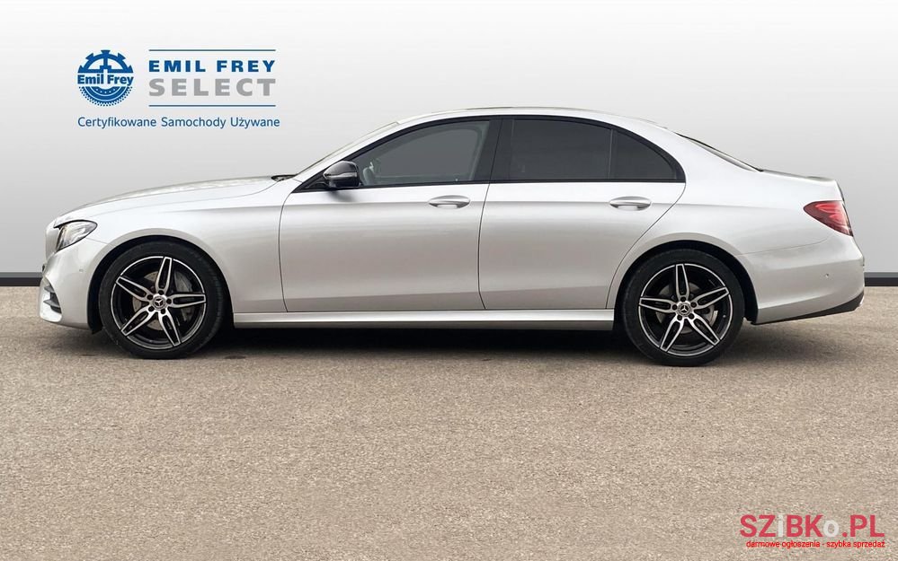 2017' Mercedes-Benz E-Class photo #2