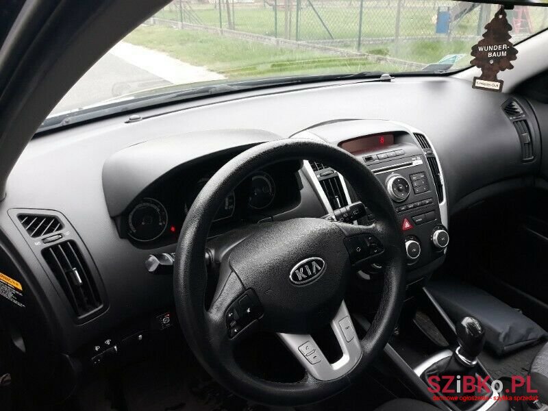 2010' Kia Ceed photo #3