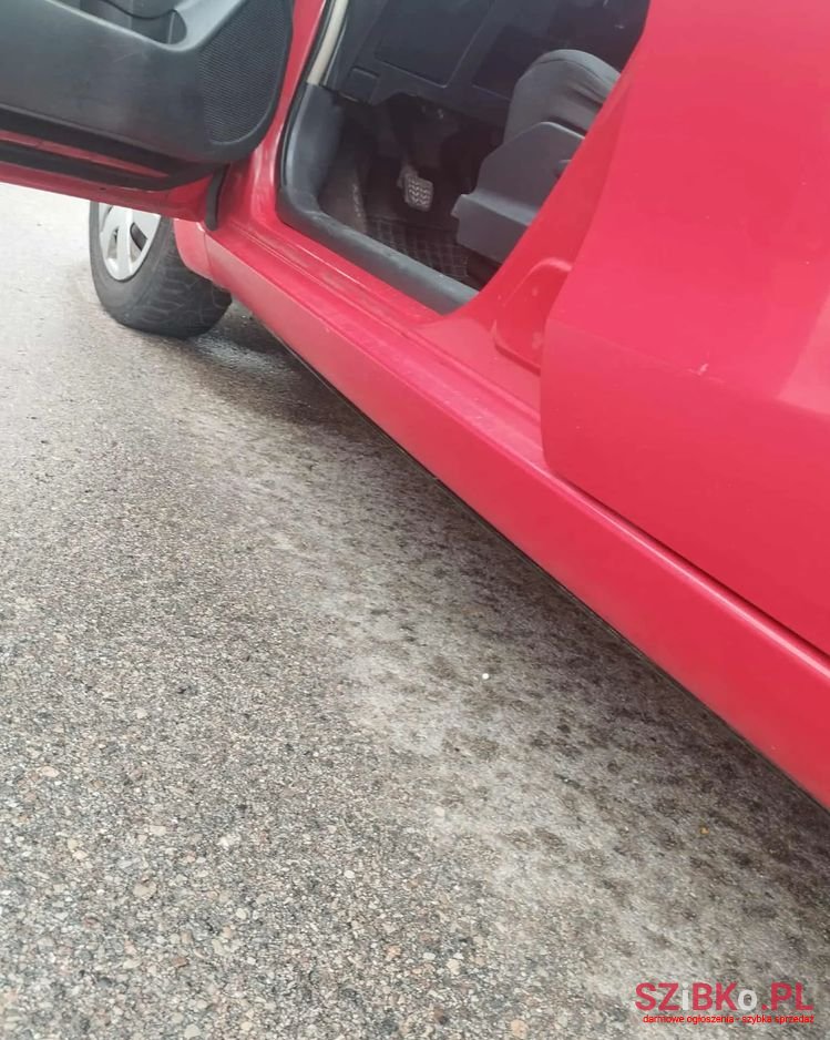 2010' Toyota Yaris 1.0 Active photo #6