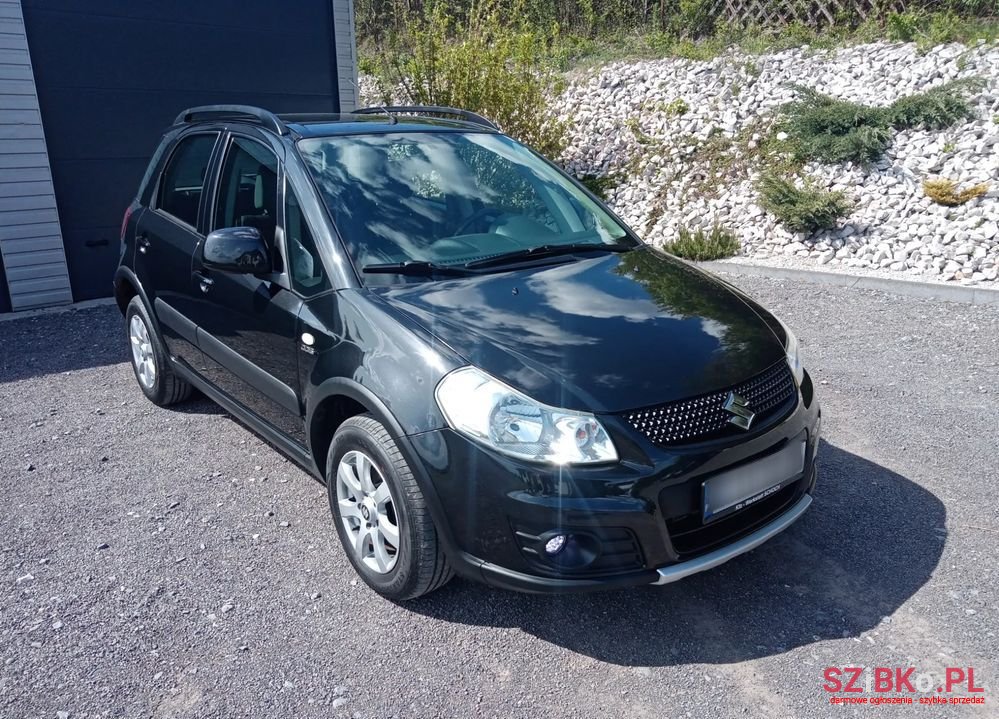 2011' Suzuki SX4 photo #3