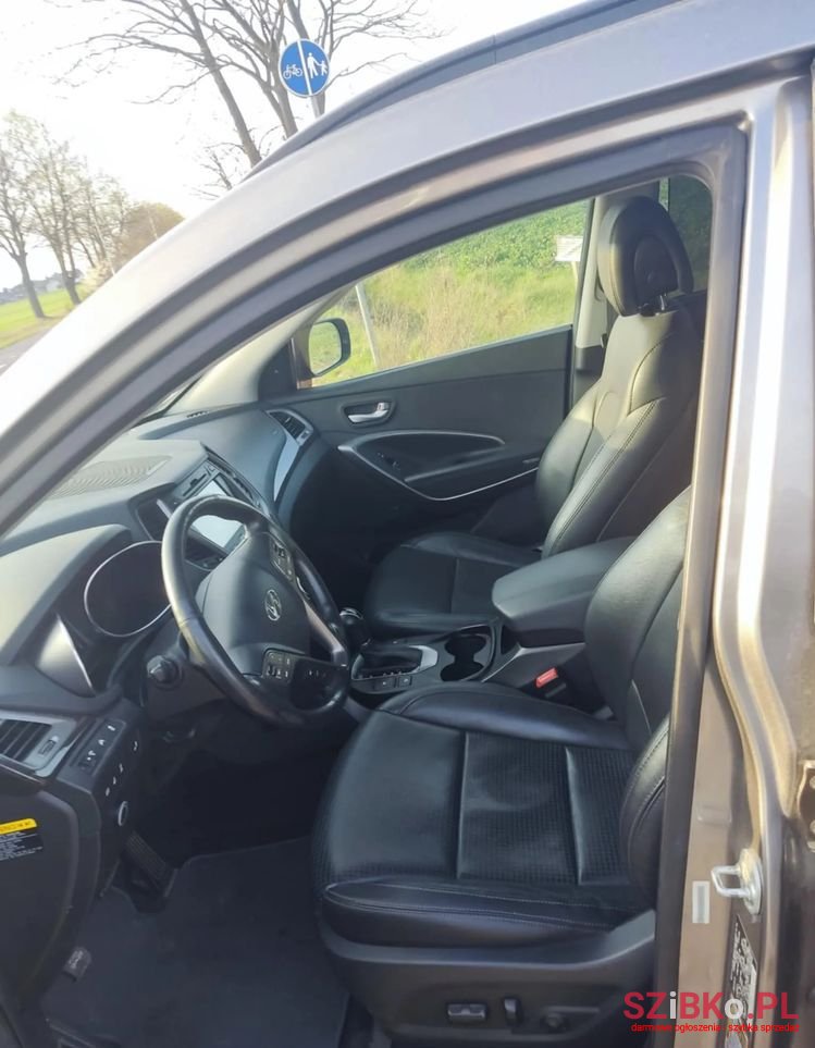 2014' Hyundai Santa Fe 2.0 T Sport Utility photo #4