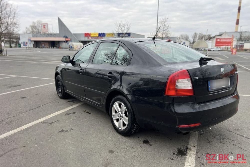 2011' Skoda Octavia 1.6 Tdi Classic photo #3