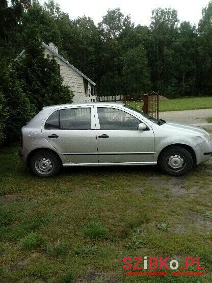 2001' Skoda Fabia photo #1