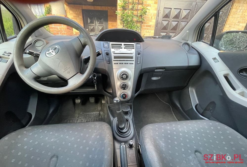 2006' Toyota Yaris photo #5
