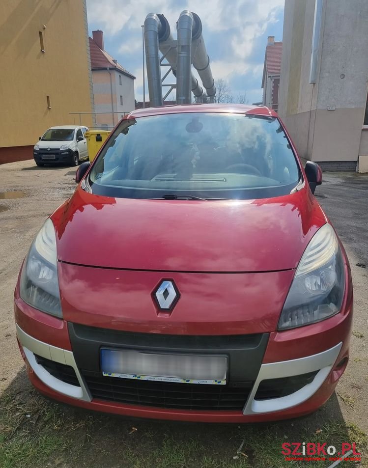 2010' Renault Scenic 1.9 Dci Alize Plus photo #1