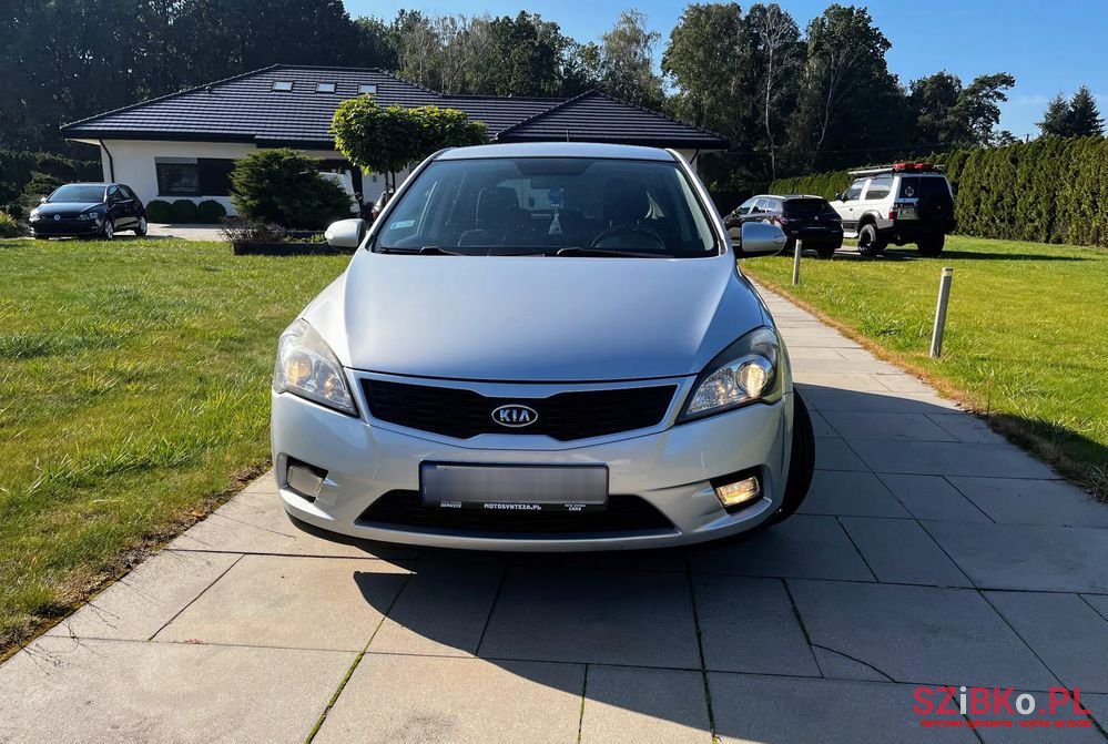 2010' Kia Ceed photo #3