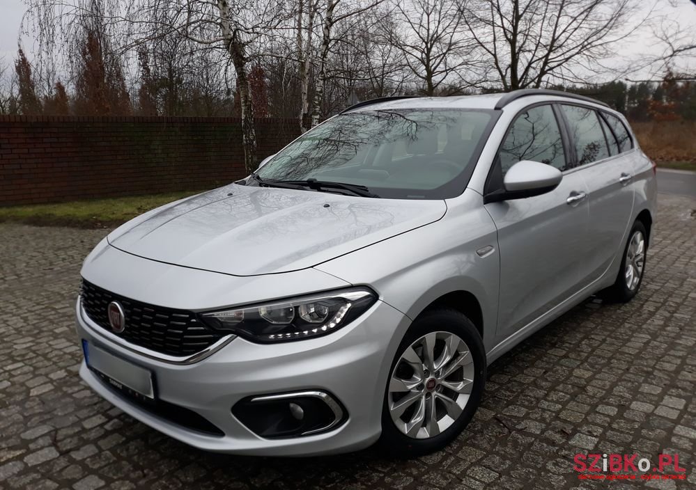 2017' Fiat Tipo photo #1