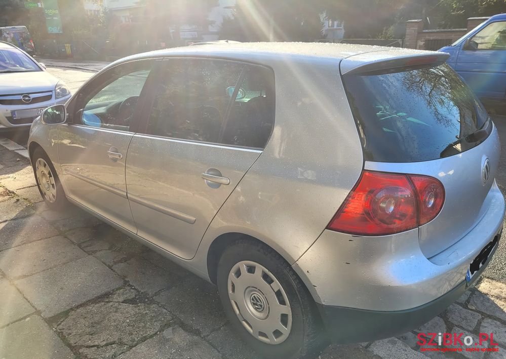 2004' Volkswagen Golf photo #4