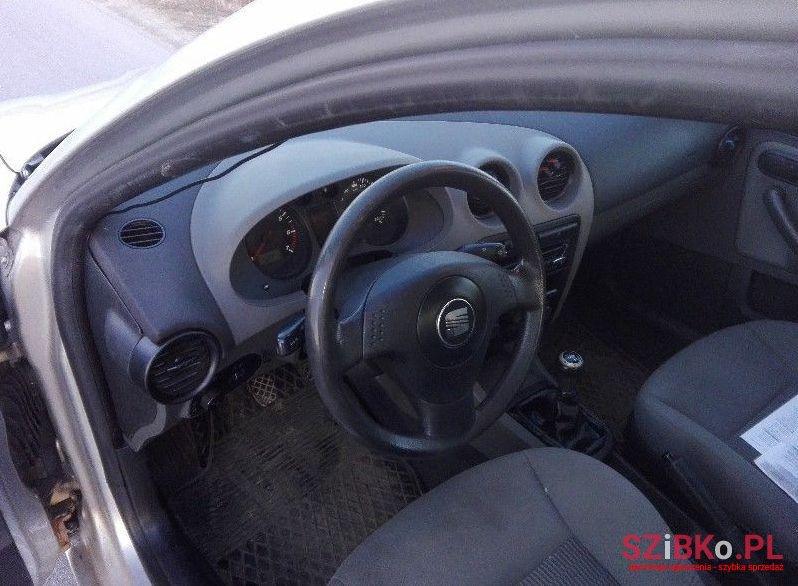 2003' SEAT Cordoba photo #2