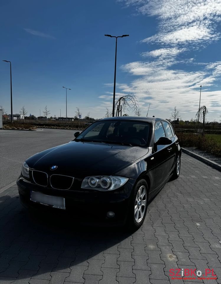 2005' BMW 1 Series photo #2