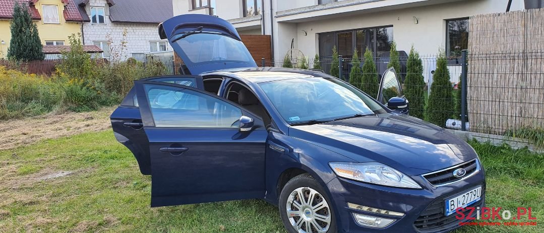 2011' Ford Mondeo photo #4