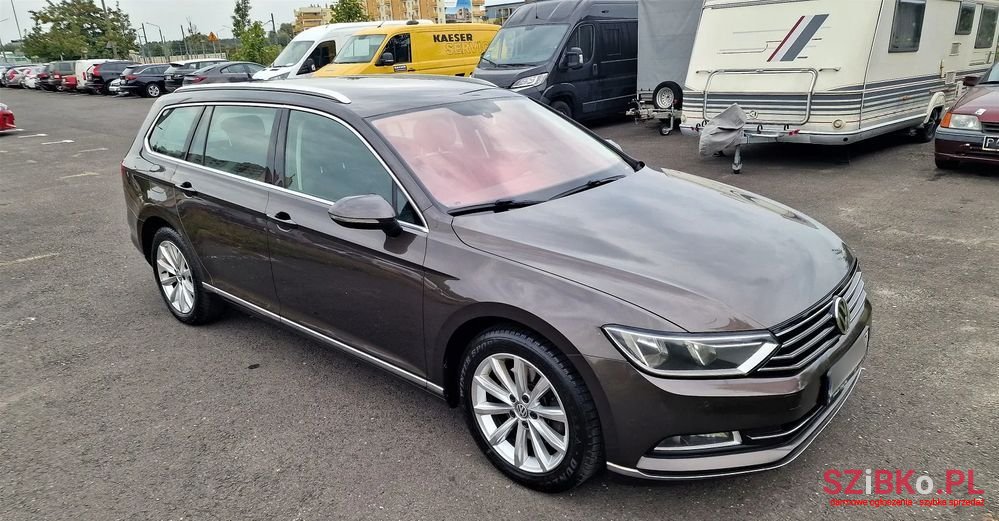 2015' Volkswagen Passat photo #1