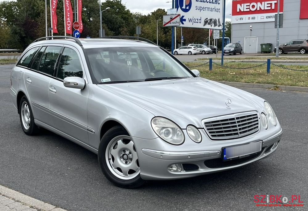 2004' Mercedes-Benz E-Class photo #3