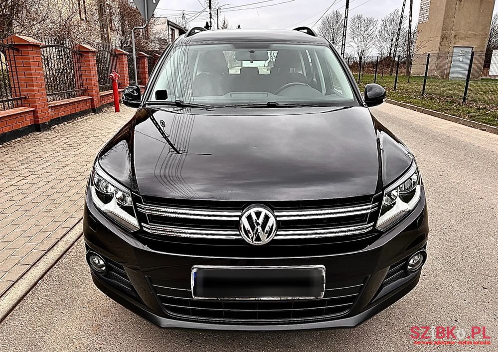 2012' Volkswagen Tiguan photo #2