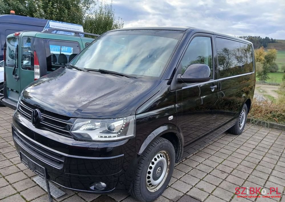 2015' Volkswagen Multivan photo #2