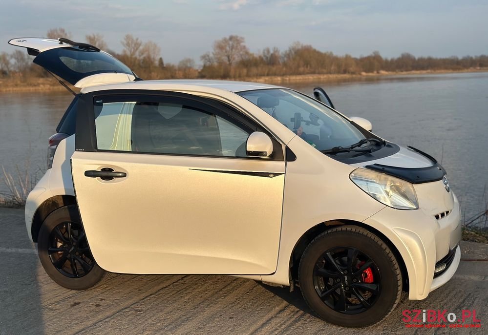 2009' Toyota iQ 1.0 Luna photo #3