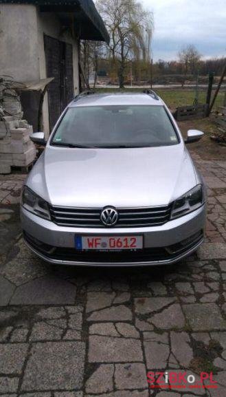2011' Volkswagen Passat photo #1