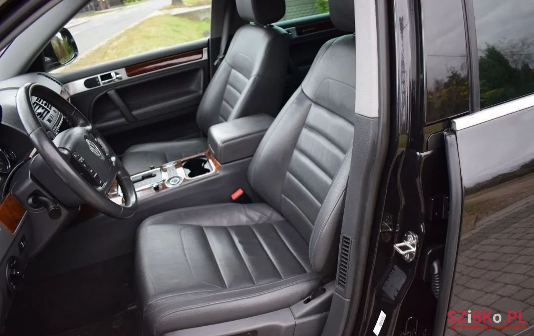 2007' Volkswagen Touareg photo #3