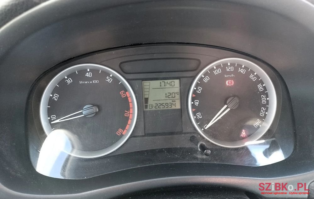 2008' Skoda Fabia photo #4