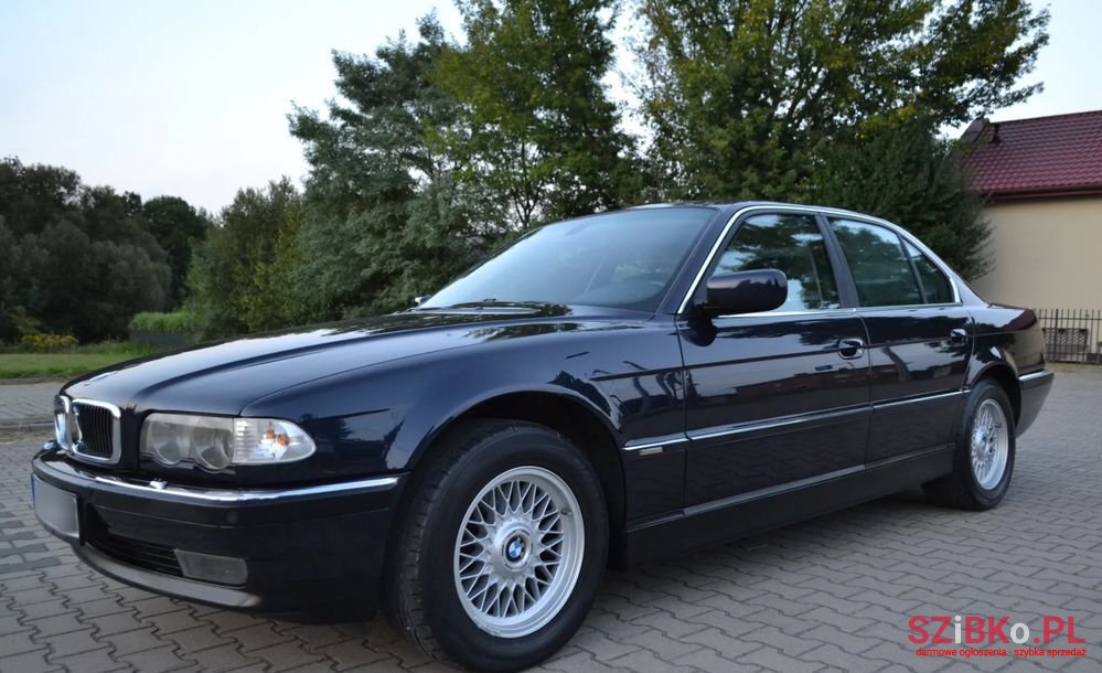 2001' BMW 7 Series 740I photo #2
