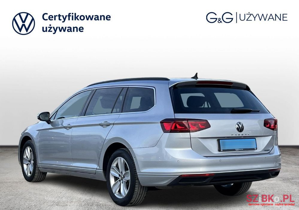 2020' Volkswagen Passat photo #3