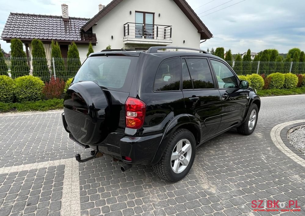 2005' Toyota RAV4 D-4D 4X4 photo #4