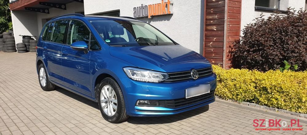2018' Volkswagen Touran photo #1