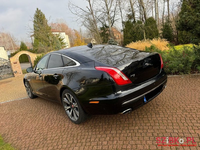 2016' Jaguar XJ photo #5