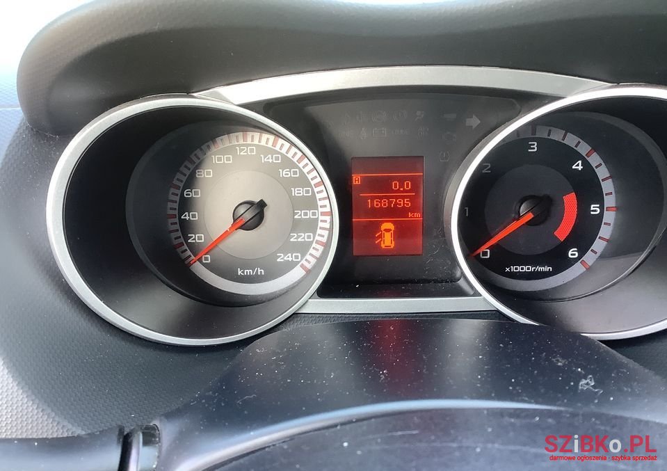 2009' Mitsubishi Outlander photo #6