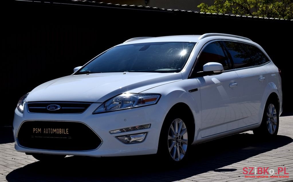 2013' Ford Mondeo photo #1