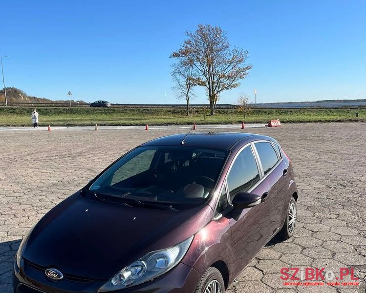 2010' Ford Fiesta photo #1