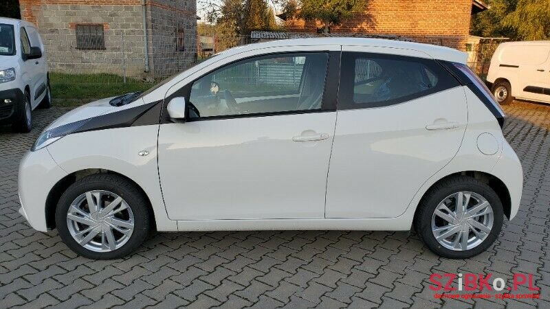 2017' Toyota Aygo photo #3