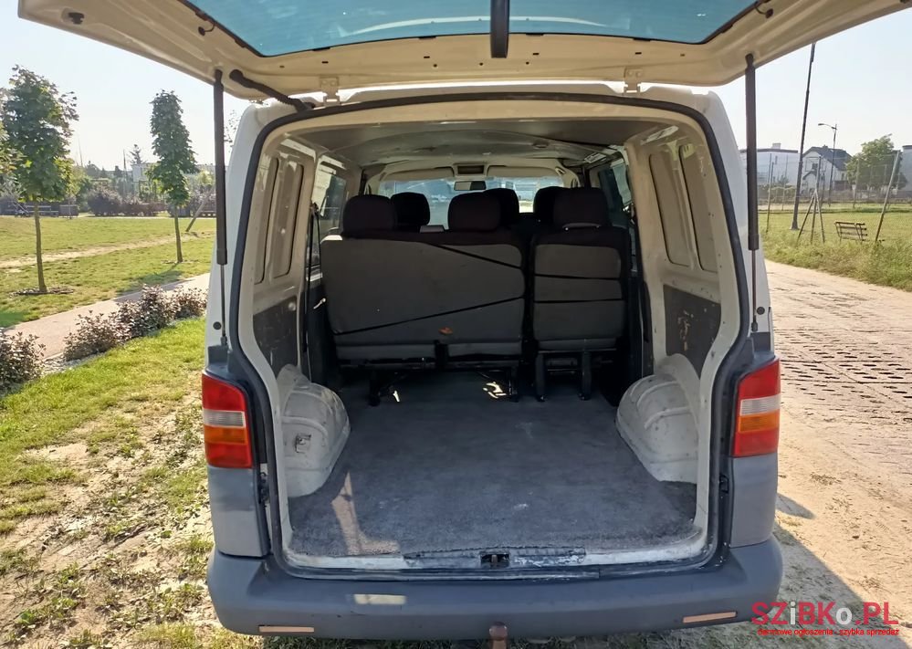 2008' Volkswagen Transporter photo #5