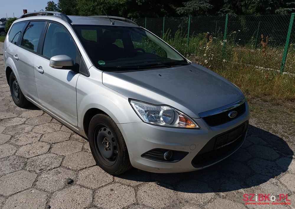 2010' Ford Focus photo #3