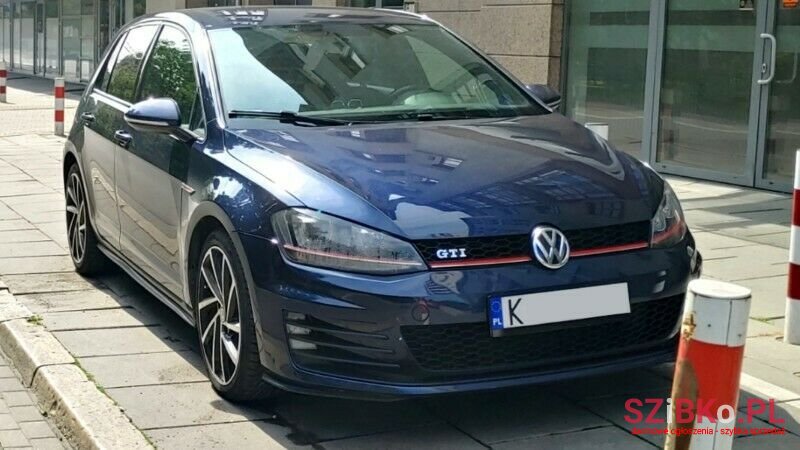 2017' Volkswagen Golf photo #2