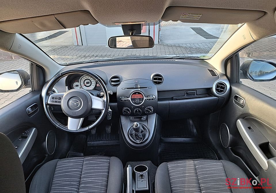 2008' Mazda 2 photo #5