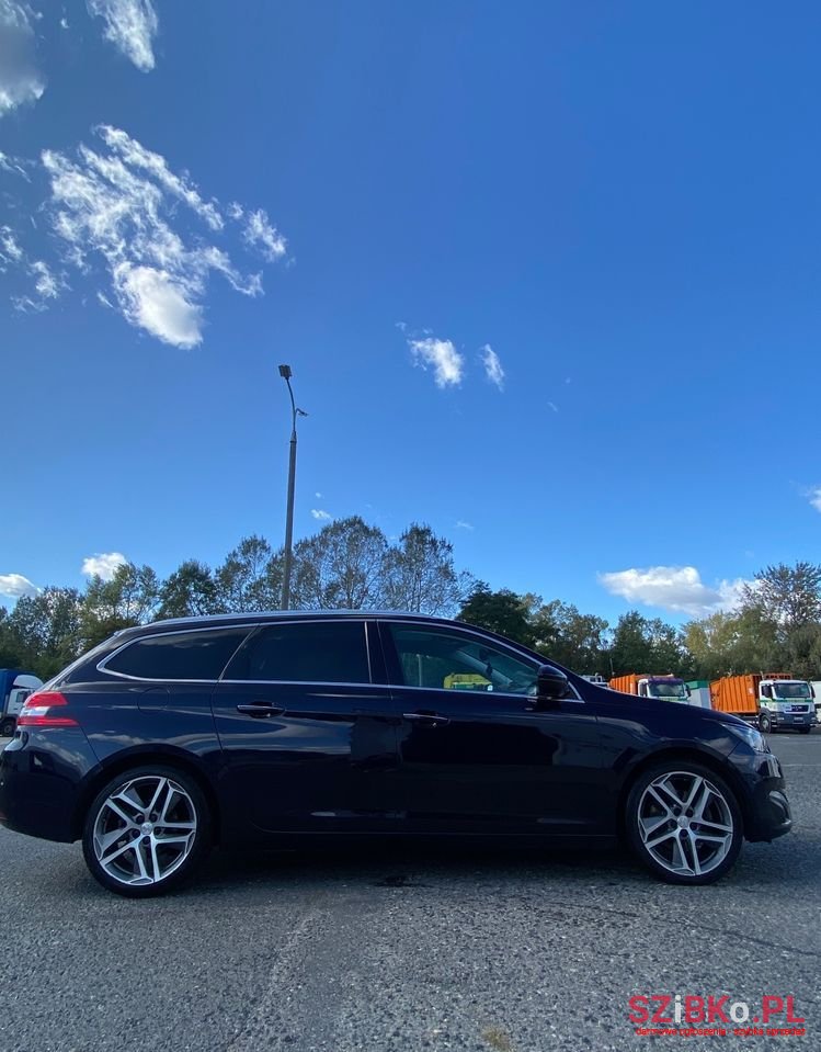 2015' Peugeot 308 photo #4