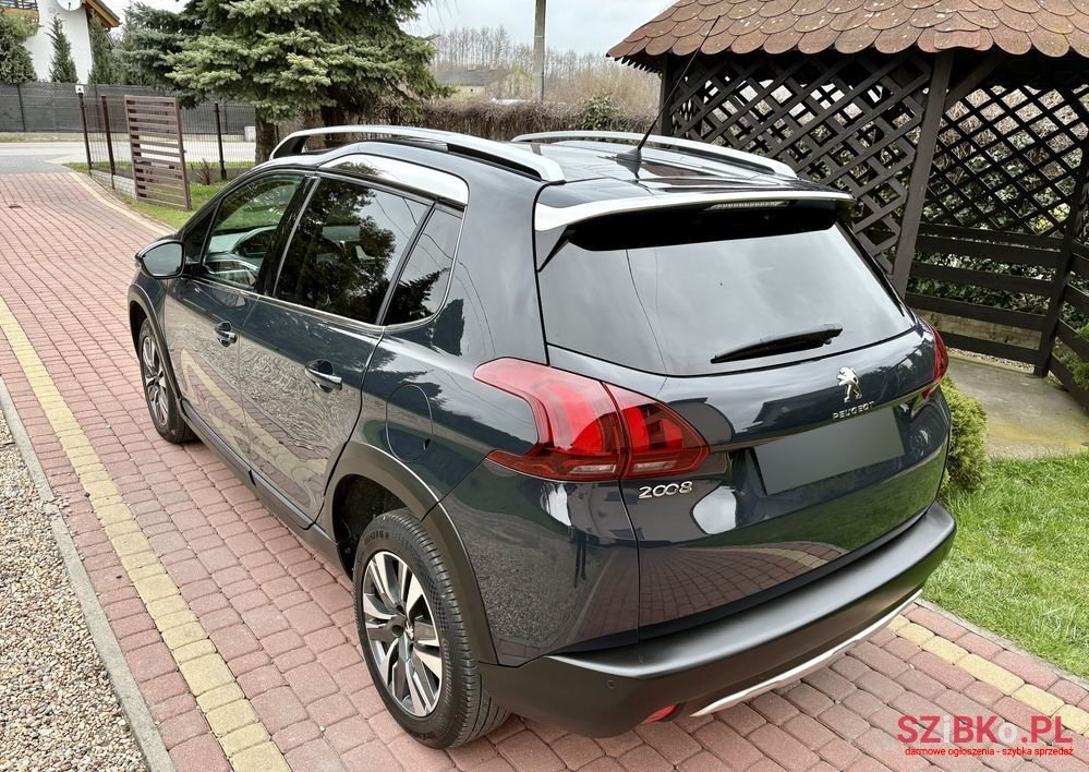 2019' Peugeot 2008 1.5 Bluehdi Allure photo #3