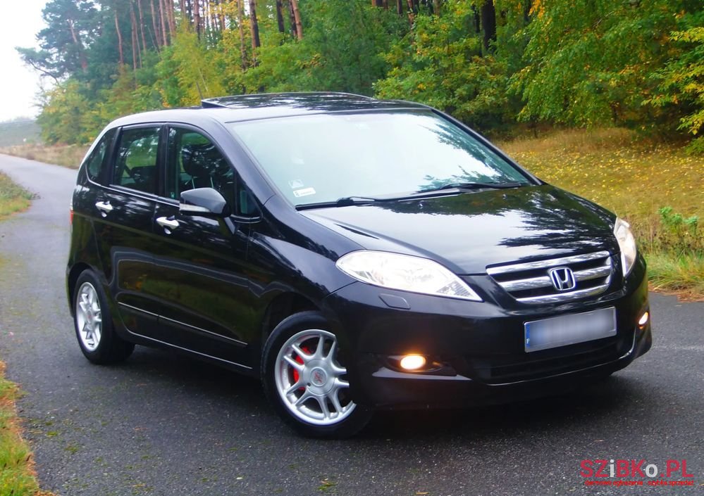 2005' Honda FR-V photo #2