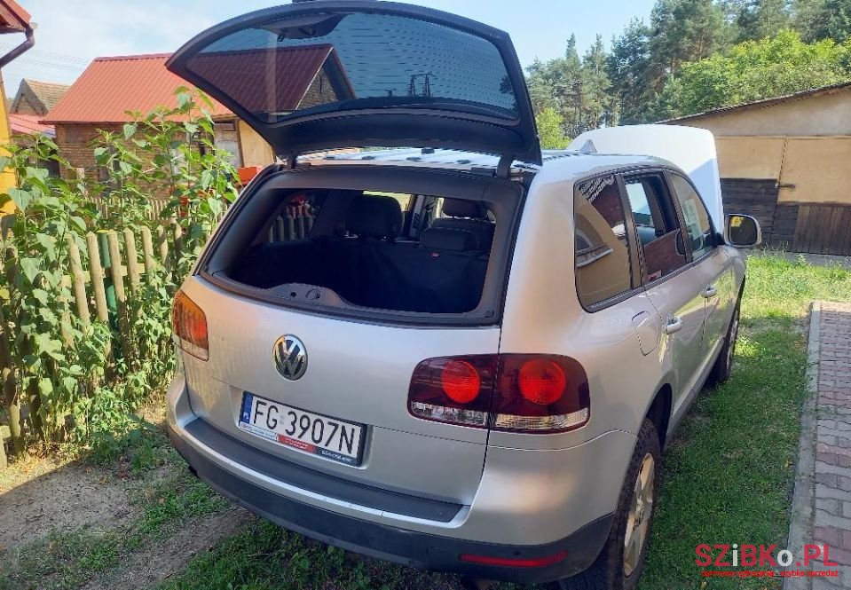 2008' Volkswagen Touareg photo #5