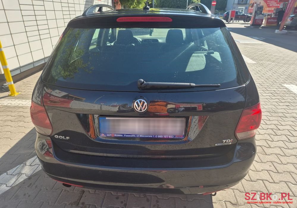 2010' Volkswagen Golf photo #5