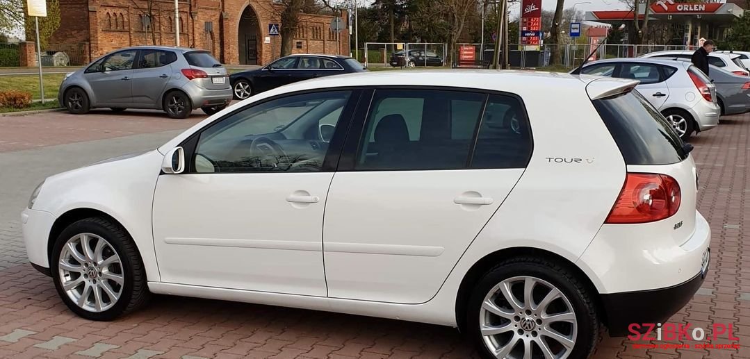 2007' Volkswagen Golf photo #3