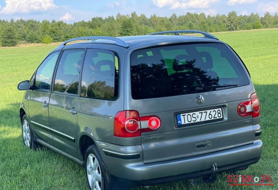 2004' Volkswagen Sharan photo #5