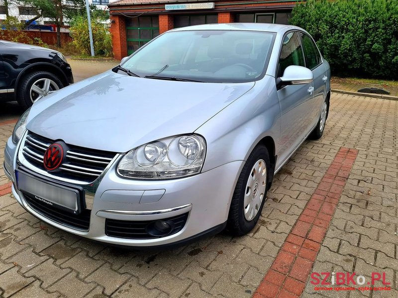 2010' Volkswagen Jetta photo #1