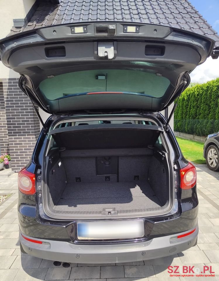 2010' Volkswagen Tiguan photo #5