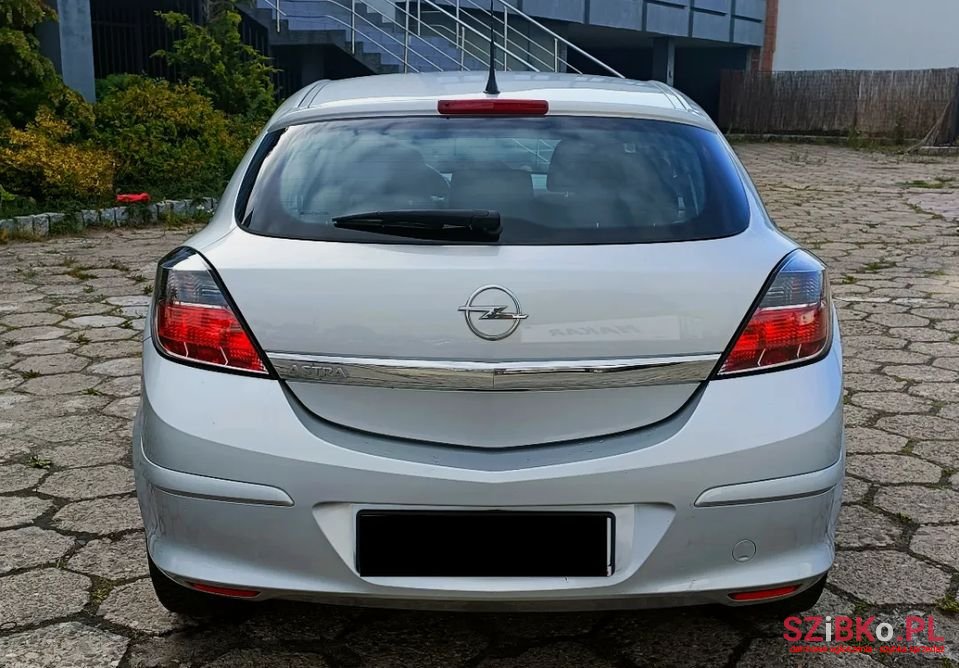 2005' Opel Astra photo #4