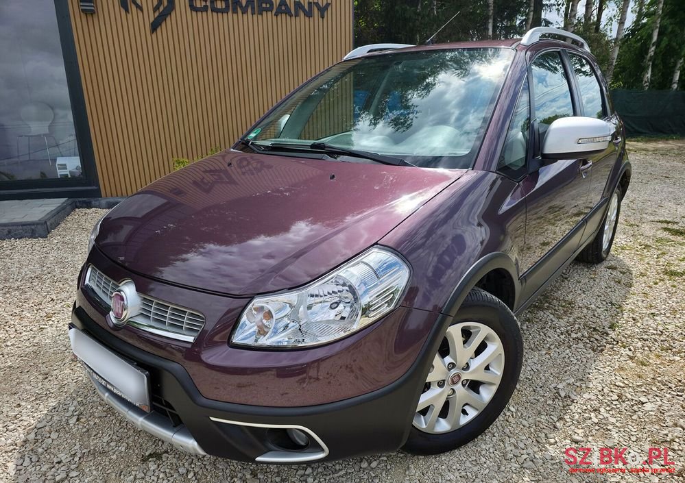 2012' Fiat Sedici photo #3